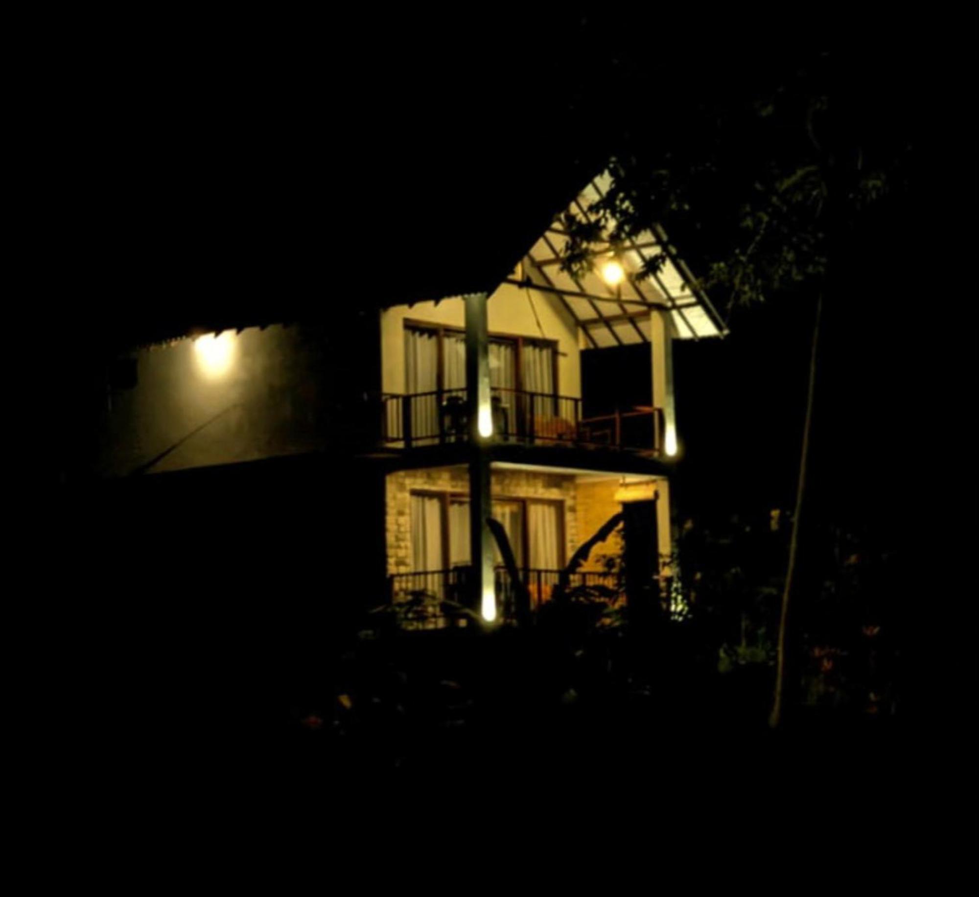 Ella Blue Heaven Acomodação com café da manhã Exterior foto